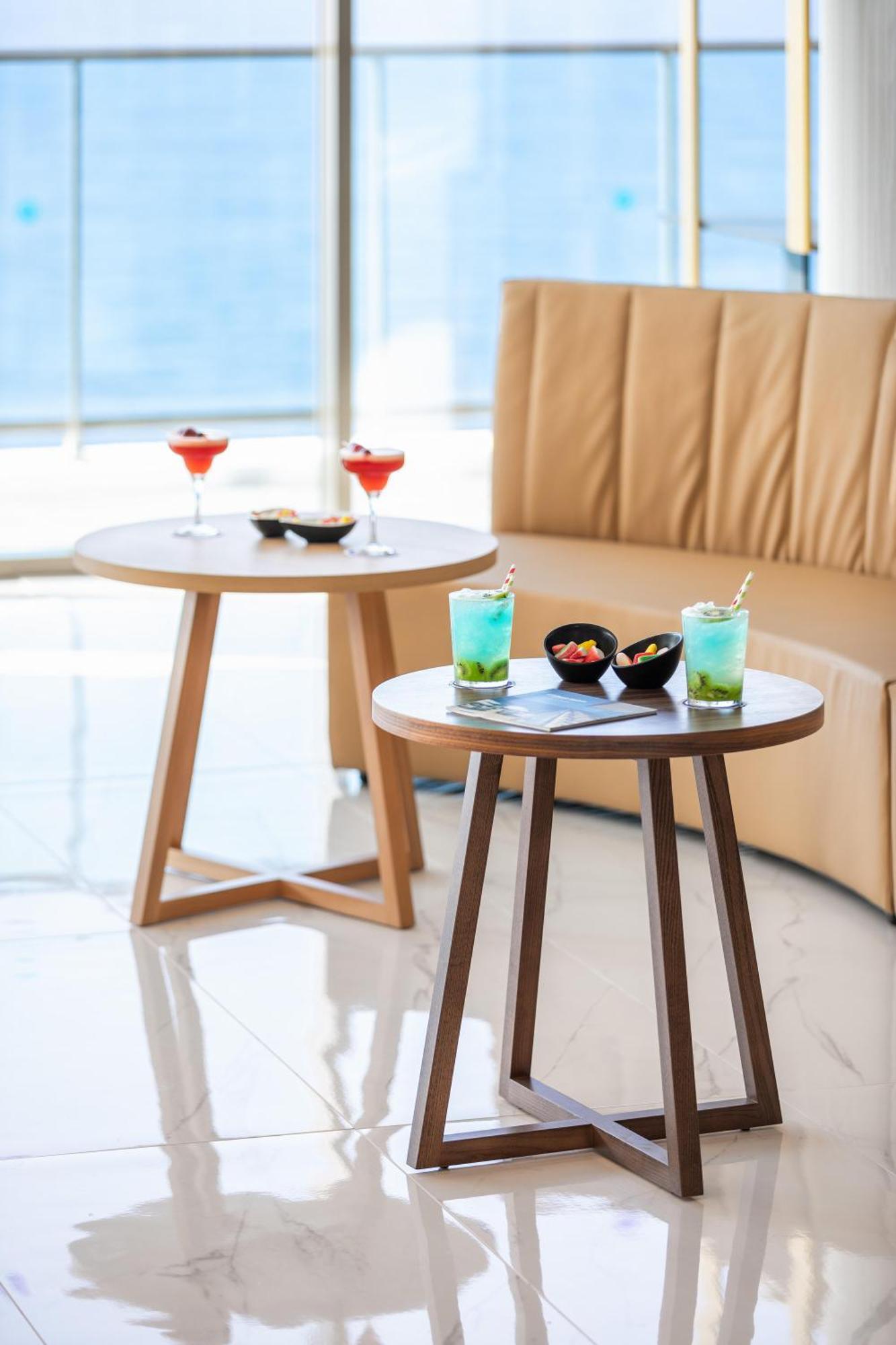 Hotel Best Semiramis Puerto de la Cruz  Ngoại thất bức ảnh A side table